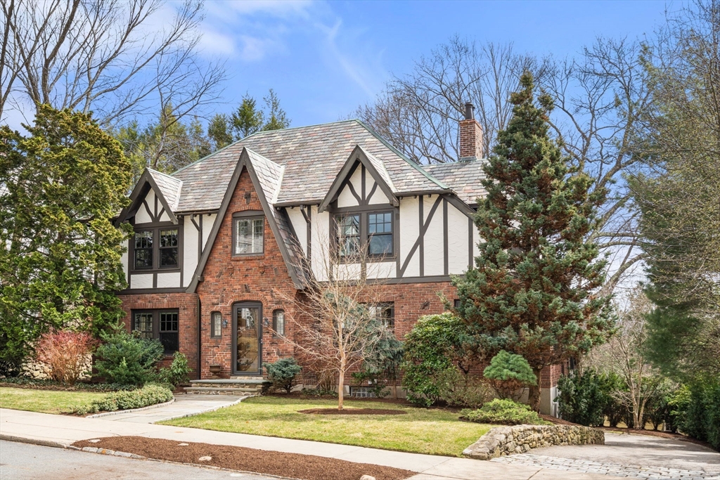 26 Bothfeld Rd, Newton, Massachusetts, 4 Bedrooms Bedrooms, 9 Rooms Rooms,4 BathroomsBathrooms,Residential,For Sale,Bothfeld Rd,73498391