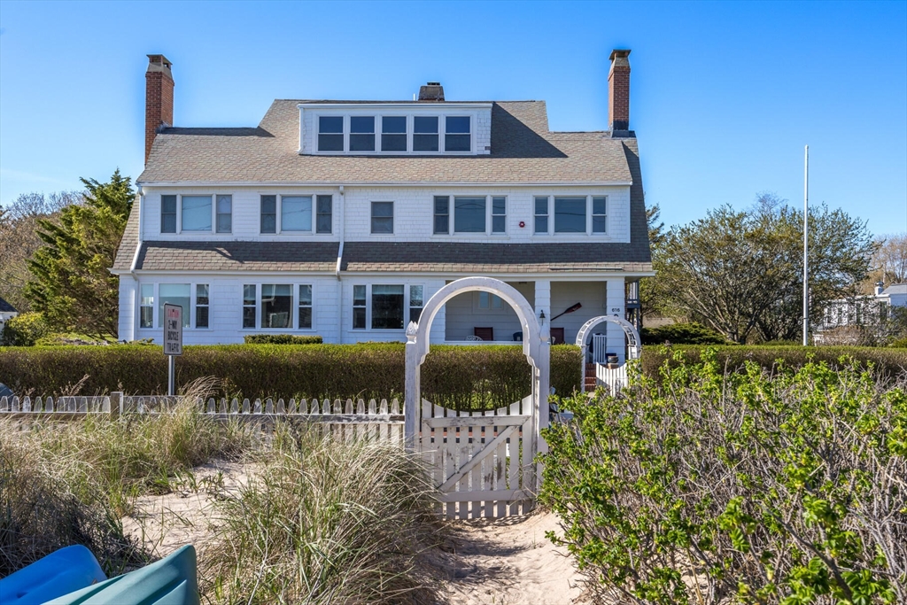 616 Commercial Street, Provincetown, Massachusetts, 2 Bedrooms Bedrooms, 4 Rooms Rooms,1 BathroomBathrooms,Residential,For Sale,Commercial Street,73501948