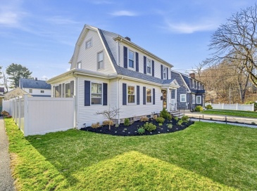 132 Damon Rd, Medford, Massachusetts, 3 Bedrooms Bedrooms, 7 Rooms Rooms,1.5 BathroomsBathrooms,Residential,For Sale,Damon Rd,73499715