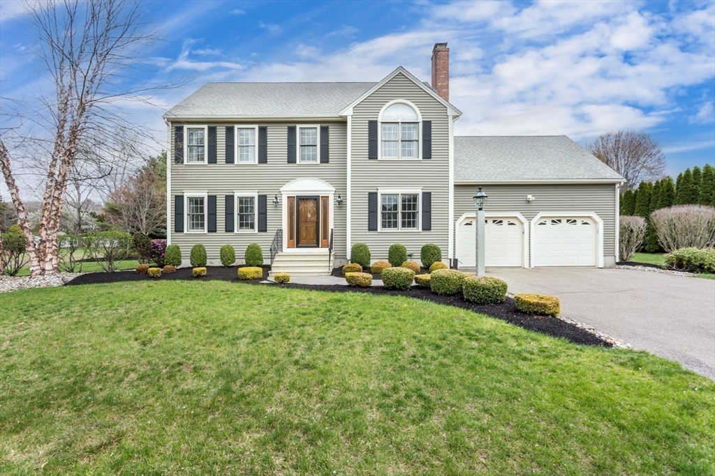 5 Mary Ellen Lane, Franklin, Massachusetts, 4 Bedrooms Bedrooms, 10 Rooms Rooms,2.5 BathroomsBathrooms,Residential,For Sale,Mary Ellen Lane,73504939