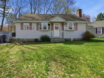 3 Amherst St, Grafton, Massachusetts, 3 Bedrooms Bedrooms, 5 Rooms Rooms,1 BathroomBathrooms,Residential,For Sale,Amherst St,73504670