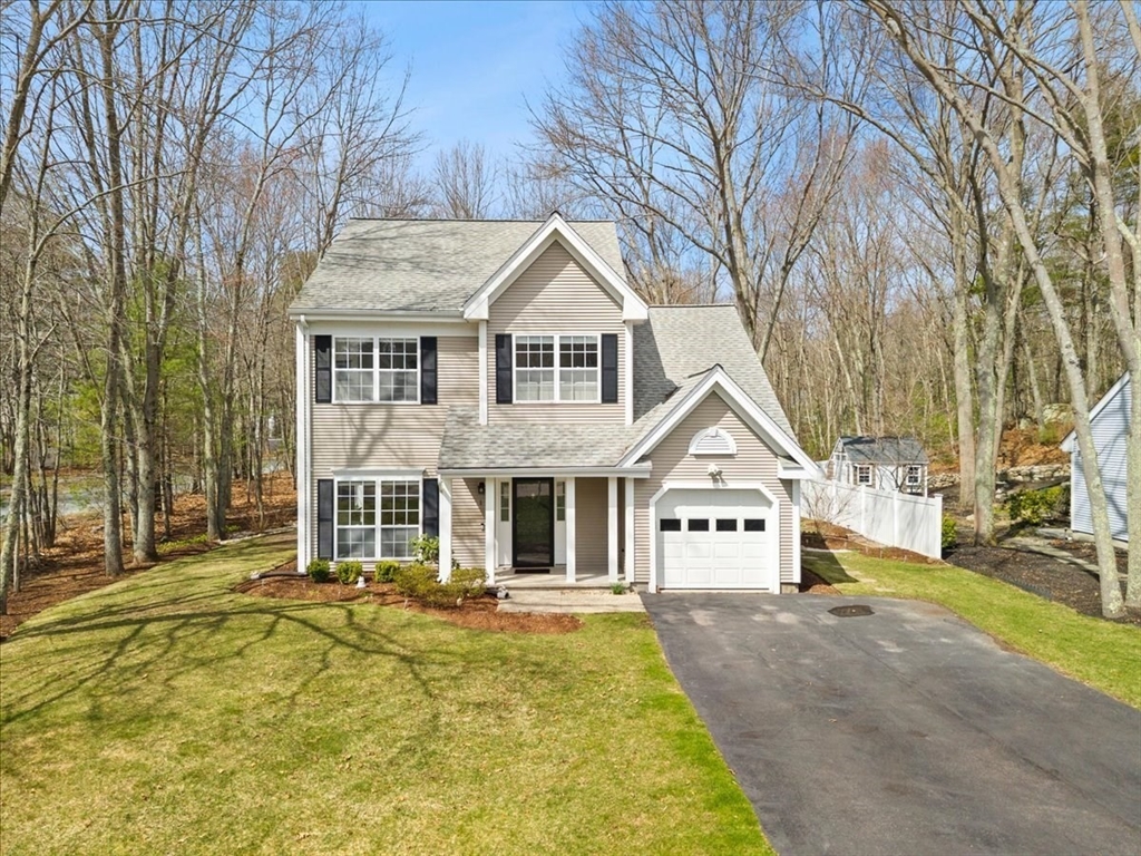 1 Grover Ln, Foxboro, Massachusetts, 2 Bedrooms Bedrooms, 6 Rooms Rooms,2.5 BathroomsBathrooms,Residential,For Sale,Grover Ln,73496915