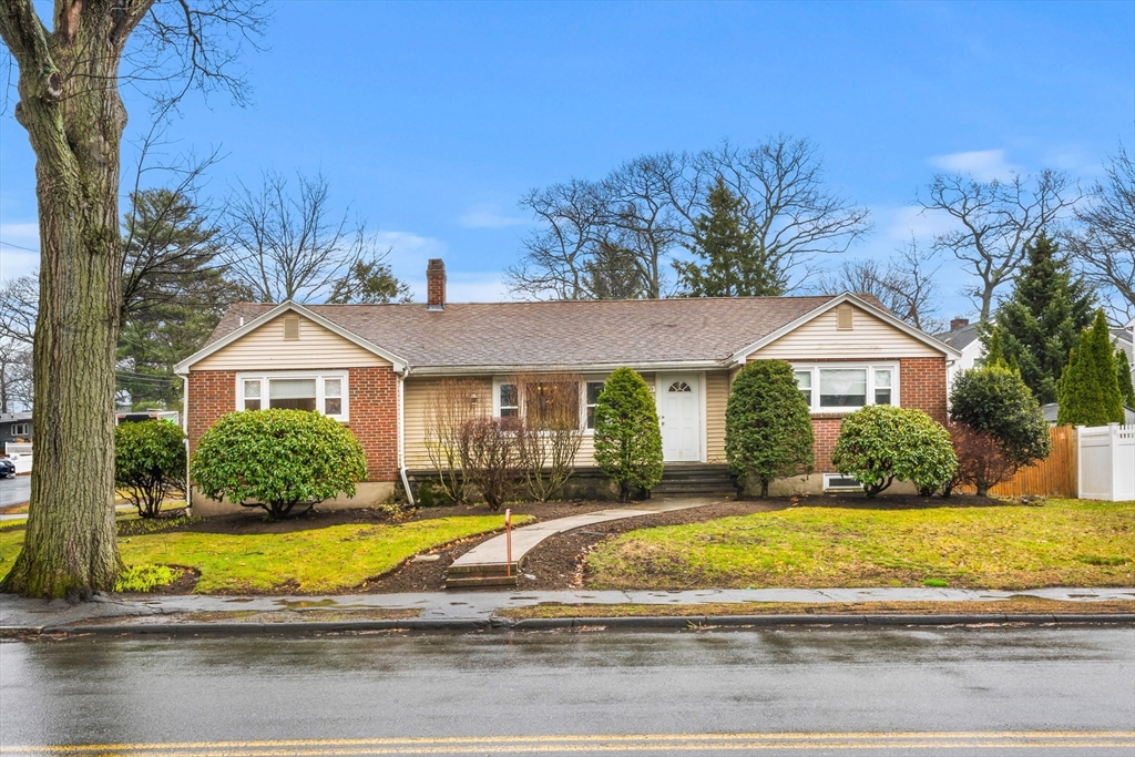 280 Forest Avenue, Swampscott, Massachusetts, 3 Bedrooms Bedrooms, 5 Rooms Rooms,2.5 BathroomsBathrooms,Residential,For Sale,Forest Avenue,73498540