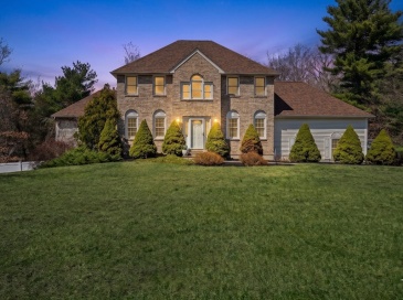 14 Hickory Ln, Ipswich, Massachusetts, 4 Bedrooms Bedrooms, 8 Rooms Rooms,3.5 BathroomsBathrooms,Residential,For Sale,Hickory Ln,73501192