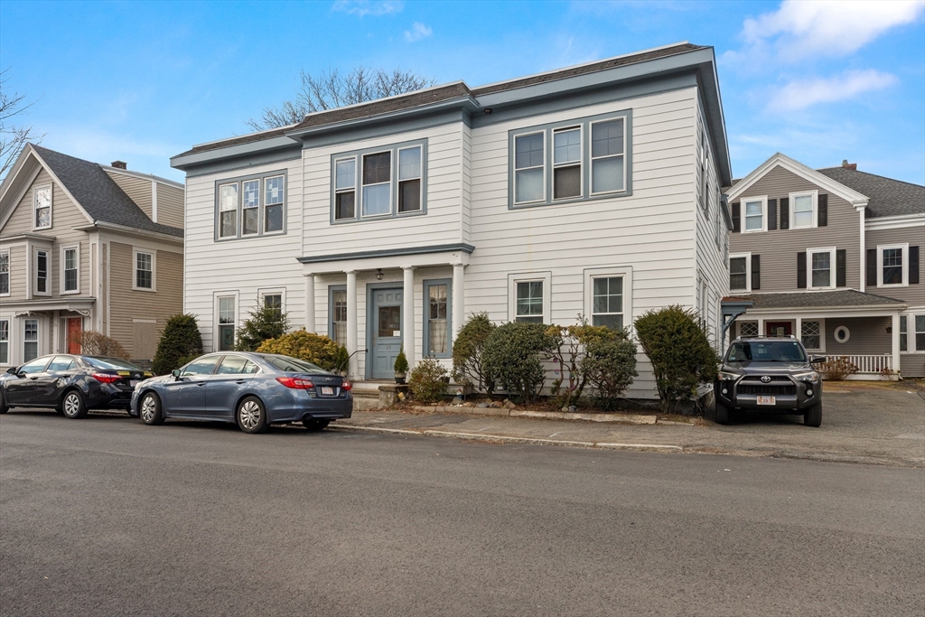 21 Thorndike St., Beverly, Massachusetts, 1 Bedroom Bedrooms, 5 Rooms Rooms,1 BathroomBathrooms,Residential,For Sale,Thorndike St.,73496043