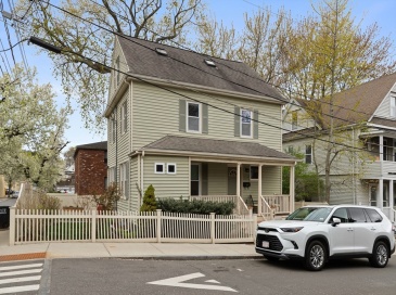 49 Princeton St, Somerville, Massachusetts, 2 Bedrooms Bedrooms, 5 Rooms Rooms,2 BathroomsBathrooms,Residential,For Sale,Princeton St,73510527