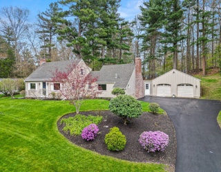 10 Glen Rd, Topsfield, Massachusetts, 3 Bedrooms Bedrooms, 8 Rooms Rooms,2.5 BathroomsBathrooms,Residential,For Sale,Glen Rd,73513343