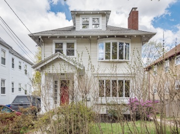 34 Harvard St, Arlington, Massachusetts, 3 Bedrooms Bedrooms, 7 Rooms Rooms,1 BathroomBathrooms,Residential,For Sale,Harvard St,73502122