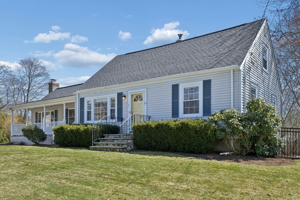 5 Barker, Framingham, Massachusetts, 4 Bedrooms Bedrooms, 7 Rooms Rooms,2 BathroomsBathrooms,Residential,For Sale,Barker,73501000
