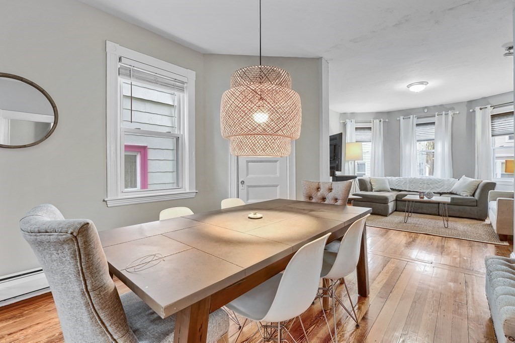 17 Arcola St, Boston, Massachusetts, 2 Bedrooms Bedrooms, 5 Rooms Rooms,1 BathroomBathrooms,Residential Lease,For Rent,Arcola St,73511767