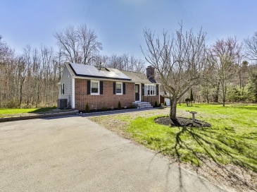 155 Robinson Rd, Hudson, New Hampshire, 3 Bedrooms Bedrooms, 8 Rooms Rooms,2 BathroomsBathrooms,Residential,For Sale,Robinson Rd,73505338 155 Robinson Rd, Hudson, New Hampshire, 3 Bedrooms Bedrooms, 8 Rooms Rooms,2 BathroomsBathrooms,Residential,For Sale,Robinson Rd,73505338