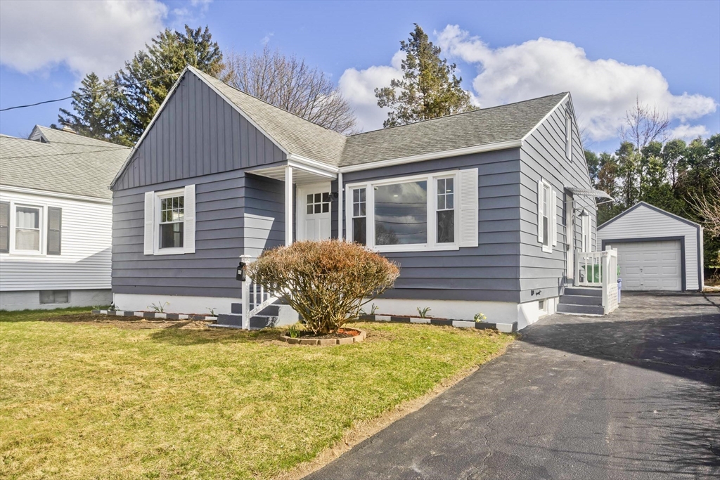 49 Bennett St, Chicopee, Massachusetts, 4 Bedrooms Bedrooms, 8 Rooms Rooms,2 BathroomsBathrooms,Residential,For Sale,Bennett St,73497364