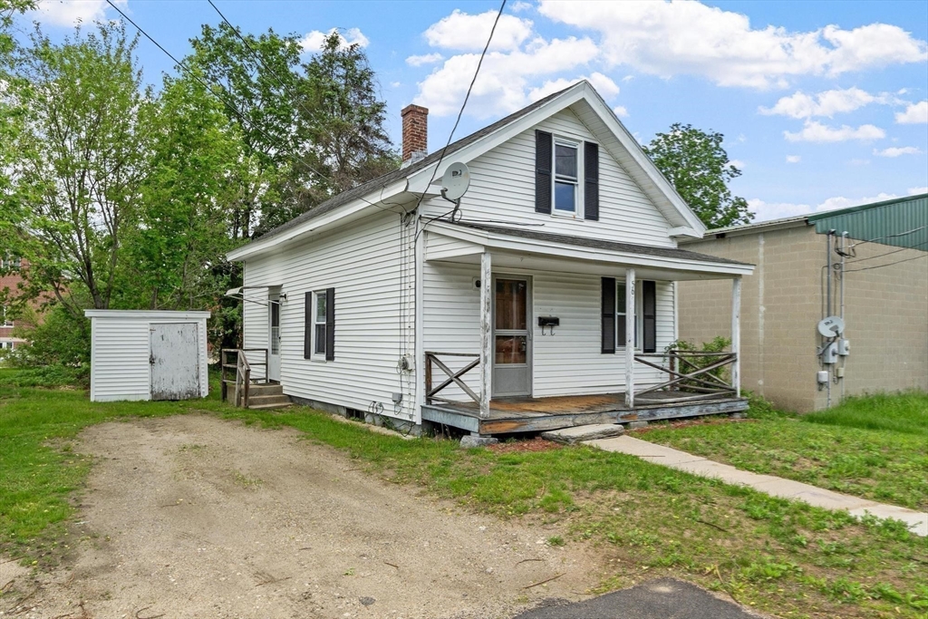 91 Canal St, Athol, Massachusetts, 2 Bedrooms Bedrooms, 5 Rooms Rooms,1 BathroomBathrooms,Residential,For Sale,Canal St,73529277