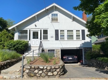 86 Highview Avenue, Melrose, Massachusetts, 2 Bedrooms Bedrooms, 5 Rooms Rooms,1 BathroomBathrooms,Residential,For Sale,Highview Avenue,73529302