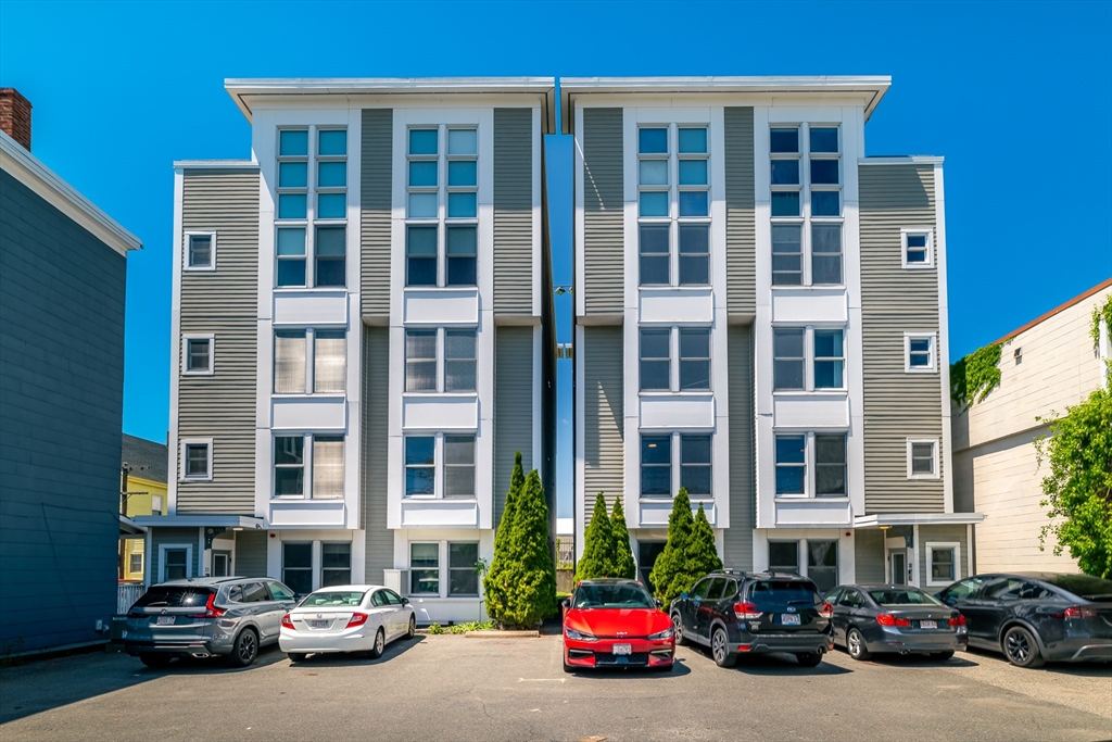 21 Park St, Somerville, Massachusetts, 2 Bedrooms Bedrooms, 4 Rooms Rooms,2 BathroomsBathrooms,Residential,For Sale,Park St,73529296