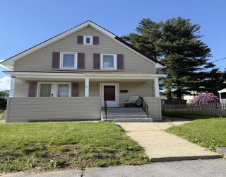 37 Greendale Ave, Worcester, Massachusetts, 3 Bedrooms Bedrooms, 5 Rooms Rooms,1.5 BathroomsBathrooms,Residential Lease,For Rent,Greendale Ave,73529300