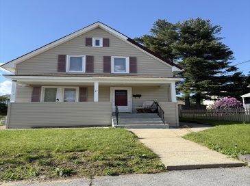 37 Greendale Ave, Worcester, Massachusetts, 3 Bedrooms Bedrooms, 5 Rooms Rooms,1.5 BathroomsBathrooms,Residential Lease,For Rent,Greendale Ave,73529300
