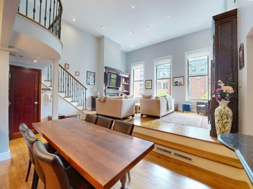 201 Newbury St, Boston, Massachusetts, 2 Bedrooms Bedrooms, 5 Rooms Rooms,2 BathroomsBathrooms,Residential,For Sale,Newbury St,73529311