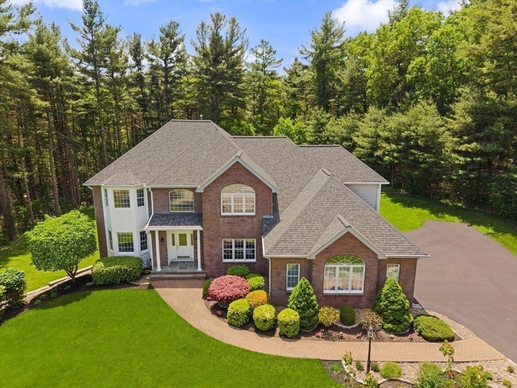 18 Terrapin Ln, Sharon, Massachusetts, 4 Bedrooms Bedrooms, 9 Rooms Rooms,4 BathroomsBathrooms,Residential,For Sale,Terrapin Ln,73529353