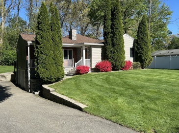 17 Pioneer Drive, Longmeadow, Massachusetts, 4 Bedrooms Bedrooms, 7 Rooms Rooms,3 BathroomsBathrooms,Residential,For Sale,Pioneer Drive,73529358