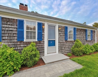 10 Holiday Ln, Dennis, Massachusetts, 3 Bedrooms Bedrooms, 5 Rooms Rooms,1 BathroomBathrooms,Residential,For Sale,Holiday Ln,73529667