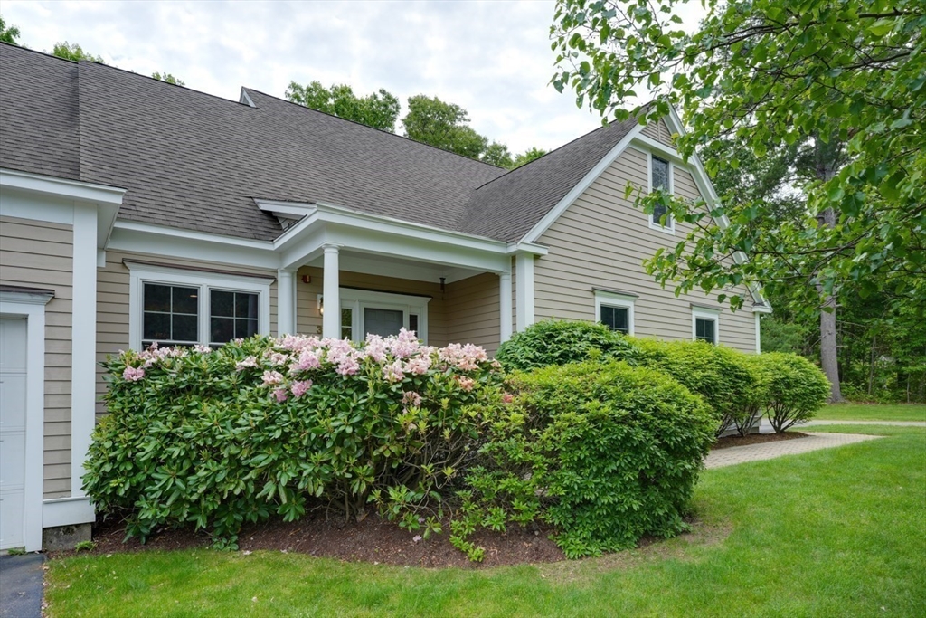 31 Sanctuary Ln, Hopkinton, Massachusetts, 2 Bedrooms Bedrooms, 6 Rooms Rooms,2.5 BathroomsBathrooms,Residential,For Sale,Sanctuary Ln,73529715