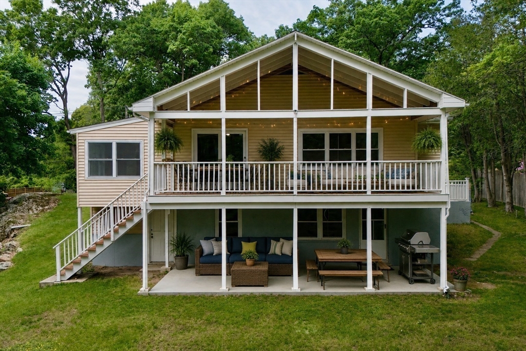 82 Cottage St, Natick, Massachusetts, 3 Bedrooms Bedrooms, 7 Rooms Rooms,1.5 BathroomsBathrooms,Residential,For Sale,Cottage St,73529467
