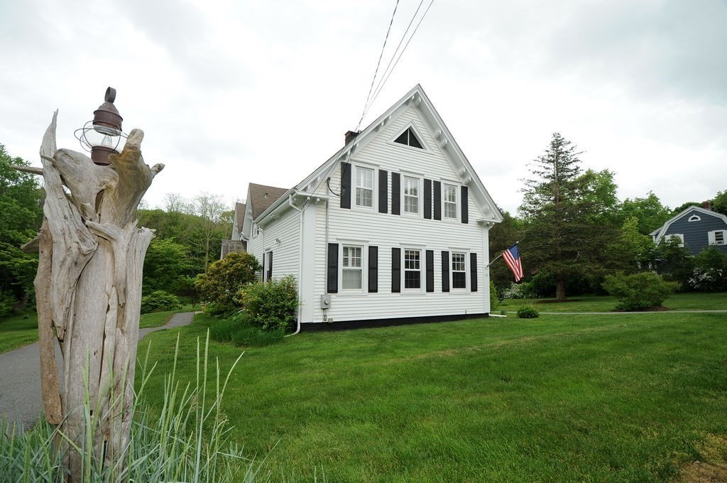 56 Cliff Street, Plymouth, Massachusetts, 2 Bedrooms Bedrooms, 5 Rooms Rooms,1 BathroomBathrooms,Residential Lease,For Rent,Cliff Street,73529506