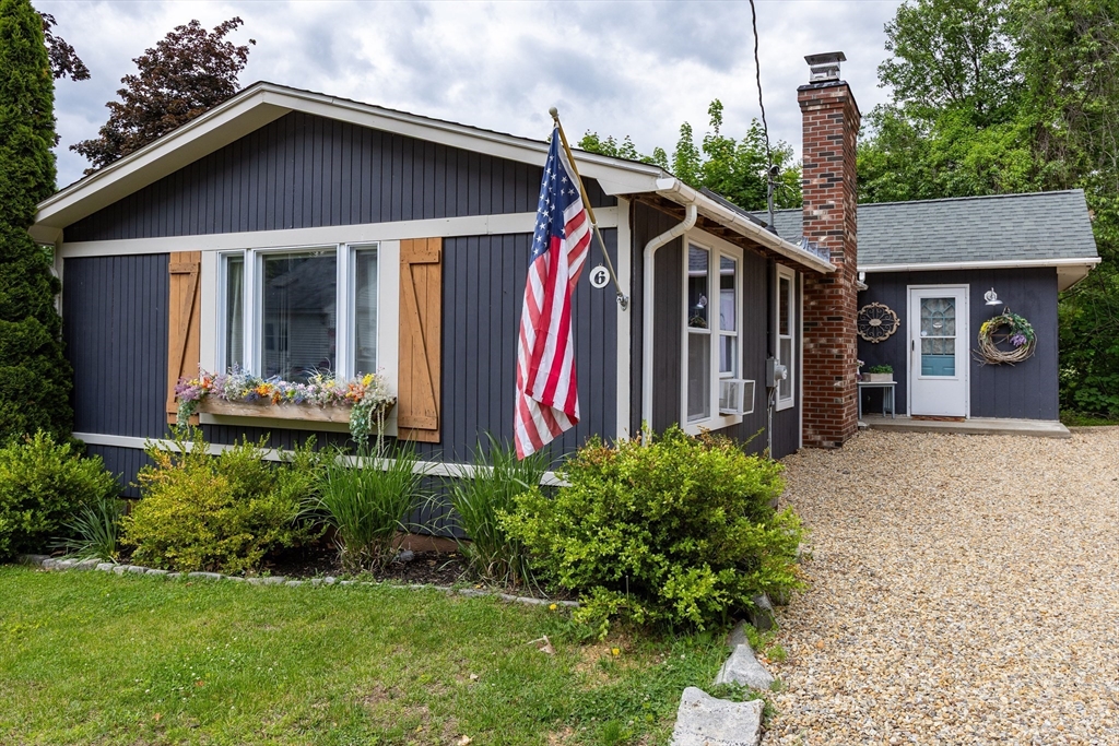 106 Park Street, East Brookfield, Massachusetts, 2 Bedrooms Bedrooms, 4 Rooms Rooms,1 BathroomBathrooms,Residential,For Sale,Park Street,73529707