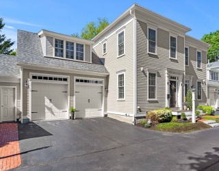 172 State St, Newburyport, Massachusetts, 3 Bedrooms Bedrooms, 6 Rooms Rooms,2.5 BathroomsBathrooms,Residential,For Sale,State St,73529346