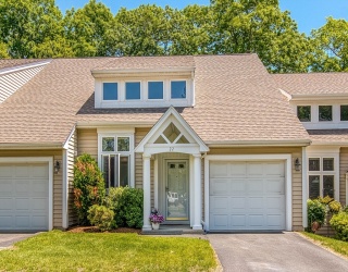 15 Reservoir St, Mansfield, Massachusetts, 2 Bedrooms Bedrooms, 6 Rooms Rooms,2.5 BathroomsBathrooms,Residential,For Sale,Reservoir St,73529501
