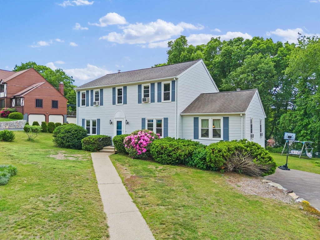 6 Bear Hill Rd., Milford, Massachusetts, 4 Bedrooms Bedrooms, 8 Rooms Rooms,2.5 BathroomsBathrooms,Residential,For Sale,Bear Hill Rd.,73529757