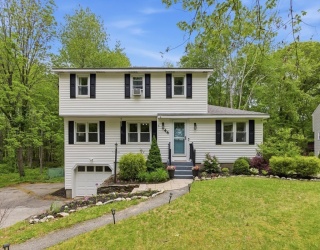 44 Lincoln Street, Northborough, Massachusetts, 4 Bedrooms Bedrooms, 8 Rooms Rooms,2 BathroomsBathrooms,Residential,For Sale,Lincoln Street,73529325