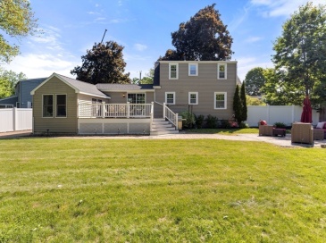64 Paon Blvd, Wakefield, Massachusetts, 3 Bedrooms Bedrooms, 6 Rooms Rooms,2.5 BathroomsBathrooms,Residential,For Sale,Paon Blvd,73529524