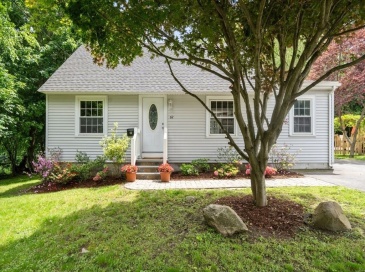 62 Bacon Street, Natick, Massachusetts, 4 Bedrooms Bedrooms, 8 Rooms Rooms,2 BathroomsBathrooms,Residential,For Sale,Bacon Street,73529528