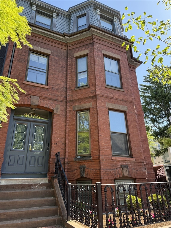 407A Broadway, Cambridge, Massachusetts, 3 Bedrooms Bedrooms, 13 Rooms Rooms,4 BathroomsBathrooms,Residential Income,For Sale,Broadway,73529498