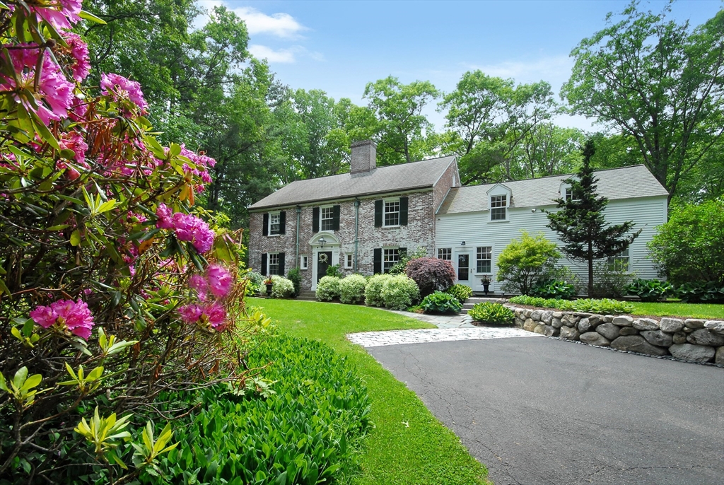 96 Lexington Road, Lincoln, Massachusetts, 5 Bedrooms Bedrooms, 10 Rooms Rooms,3.5 BathroomsBathrooms,Residential,For Sale,Lexington Road,73529735