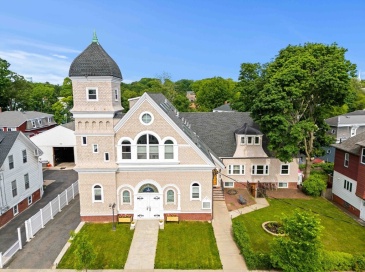 143 Burrill St, Swampscott, Massachusetts, 2 Bedrooms Bedrooms, 4 Rooms Rooms,1 BathroomBathrooms,Residential,For Sale,Burrill St,73529534