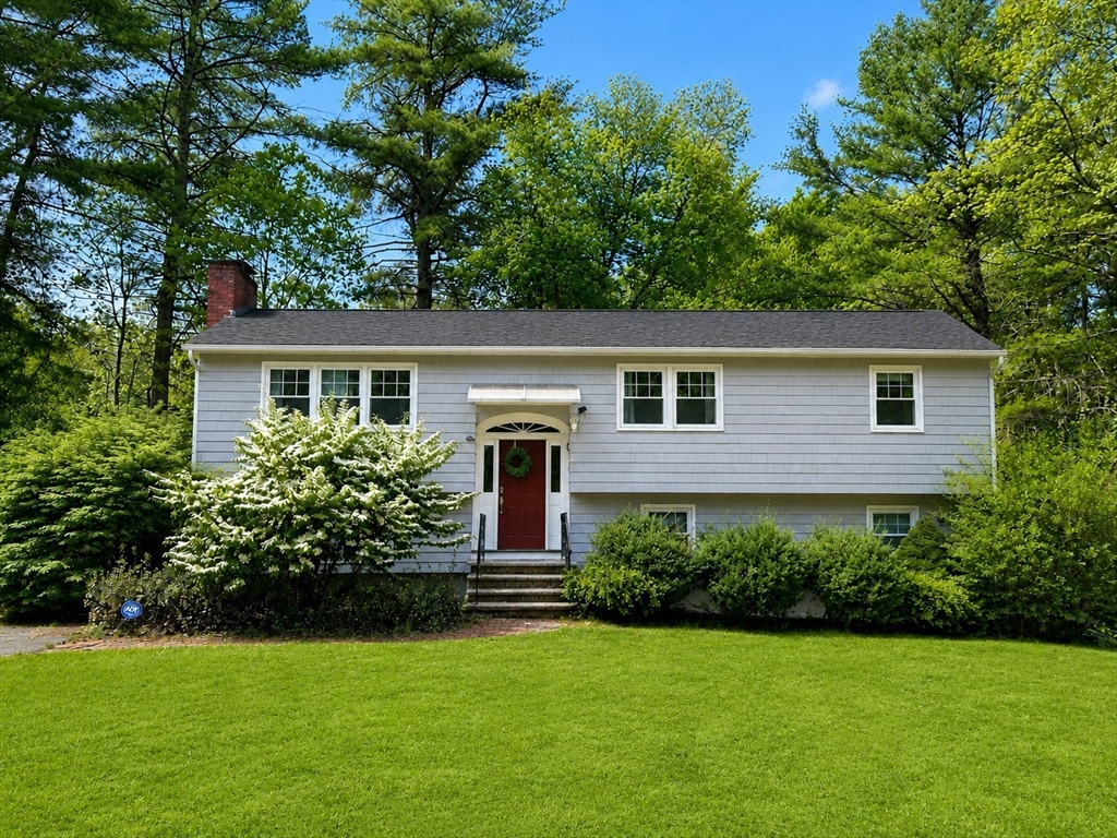 125 Craigie Cir, Carlisle, Massachusetts, 4 Bedrooms Bedrooms, 8 Rooms Rooms,2 BathroomsBathrooms,Residential,For Sale,Craigie Cir,73523367