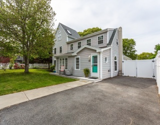 28 Winona Ave, Fairhaven, Massachusetts, 4 Bedrooms Bedrooms, 9 Rooms Rooms,3 BathroomsBathrooms,Residential,For Sale,Winona Ave,73529775
