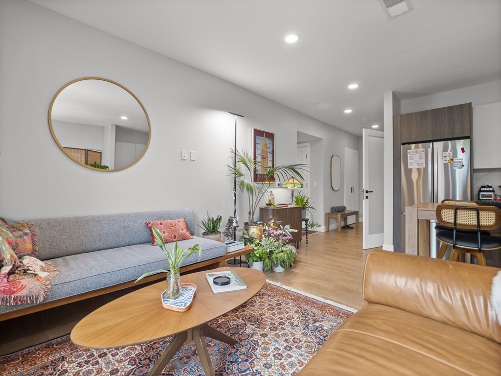 9 Central St, Somerville, Massachusetts, 3 Bedrooms Bedrooms, 5 Rooms Rooms,2 BathroomsBathrooms,Residential Lease,For Rent,Central St,73505487
