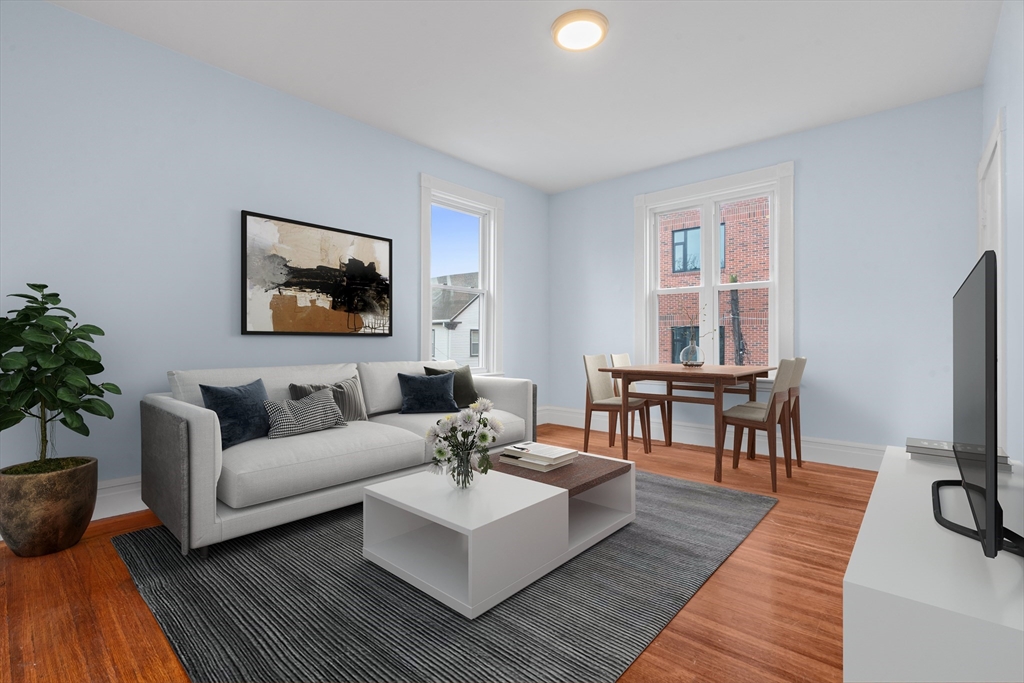 630 Centre St, Boston, Massachusetts, 2 Bedrooms Bedrooms, 5 Rooms Rooms,1 BathroomBathrooms,Residential Lease,For Rent,Centre St,73522103