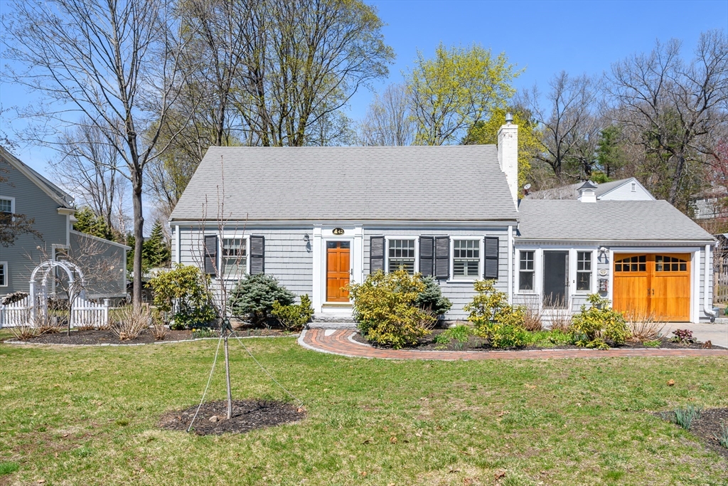 42 Jackson Rd, Wellesley, Massachusetts, 3 Bedrooms Bedrooms, 7 Rooms Rooms,2.5 BathroomsBathrooms,Residential,For Sale,Jackson Rd,73502357