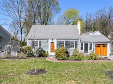 42 Jackson Rd, Wellesley, Massachusetts, 3 Bedrooms Bedrooms, 7 Rooms Rooms,2.5 BathroomsBathrooms,Residential,For Sale,Jackson Rd,73502357