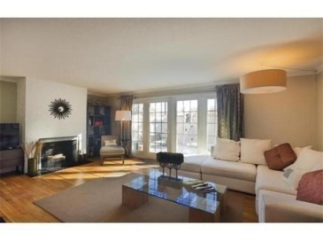 11 Oak Street, Wellesley, Massachusetts, 2 Bedrooms Bedrooms, 5 Rooms Rooms,1.5 BathroomsBathrooms,Residential Lease,For Rent,Oak Street,73529653
