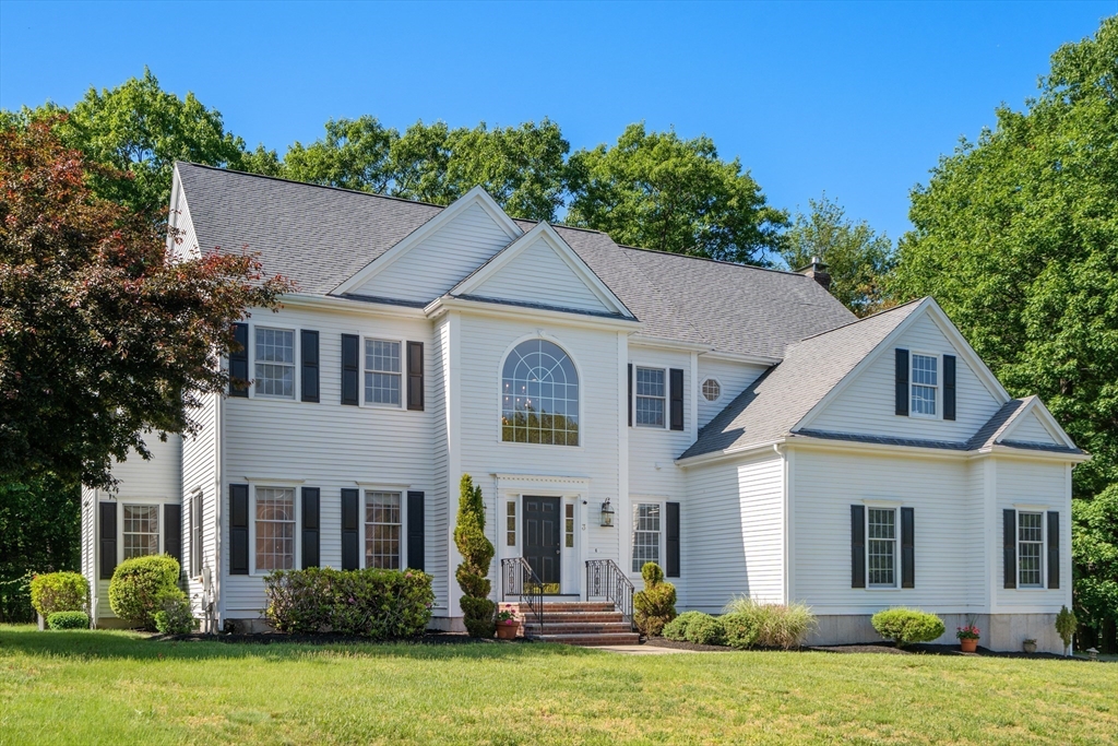 3 Cardinal Dr, Westwood, Massachusetts, 4 Bedrooms Bedrooms, 9 Rooms Rooms,3.5 BathroomsBathrooms,Residential,For Sale,Cardinal Dr,73529493