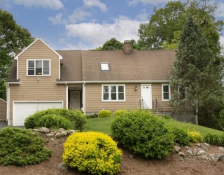 12 Ridge Rd, Shrewsbury, Massachusetts, 4 Bedrooms Bedrooms, 8 Rooms Rooms,2.5 BathroomsBathrooms,Residential,For Sale,Ridge Rd,73527161