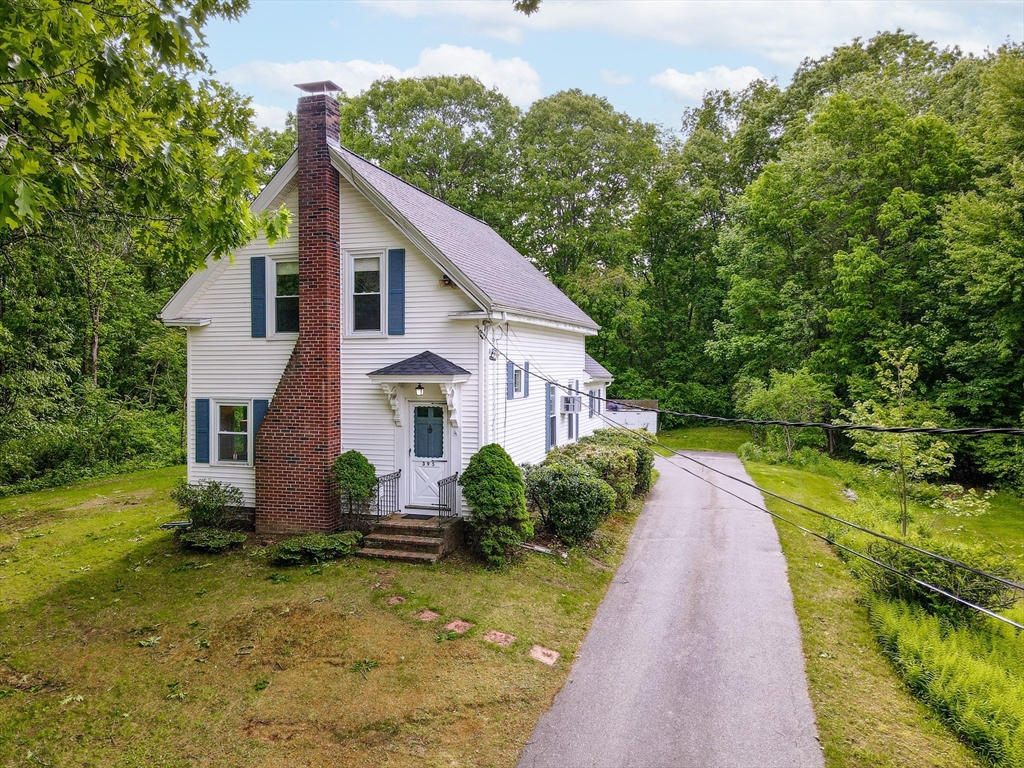 395 Kingsbury Ave, Haverhill, Massachusetts, 3 Bedrooms Bedrooms, 7 Rooms Rooms,1 BathroomBathrooms,Residential,For Sale,Kingsbury Ave,73530119