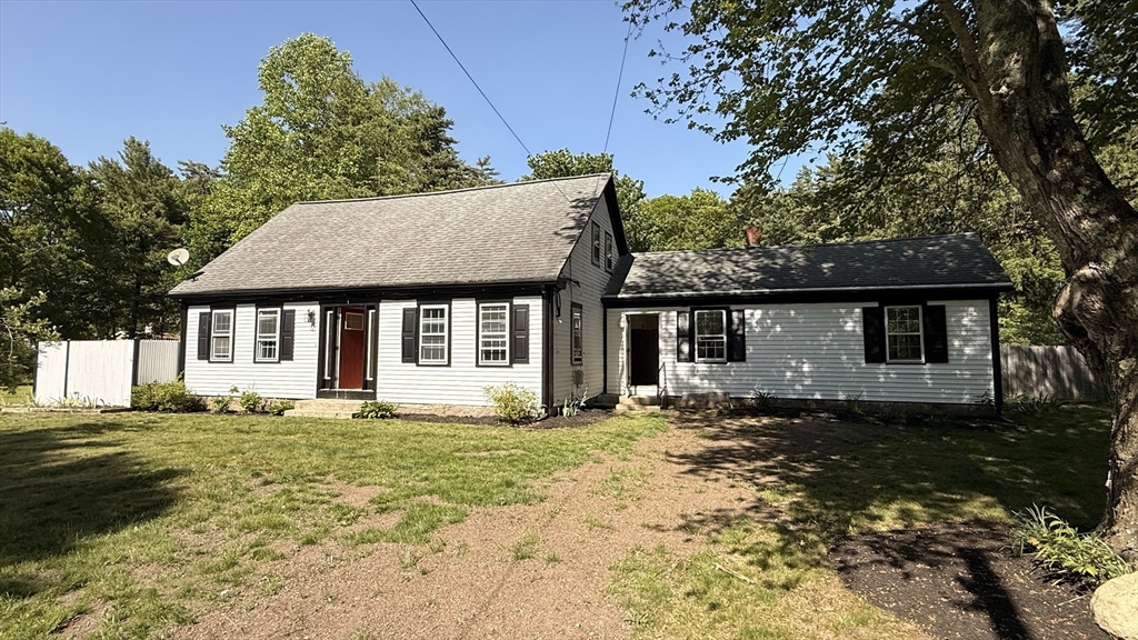36 Spruce, Middleboro, Massachusetts, 5 Bedrooms Bedrooms, 11 Rooms Rooms,3 BathroomsBathrooms,Residential,For Sale,Spruce,73530129
