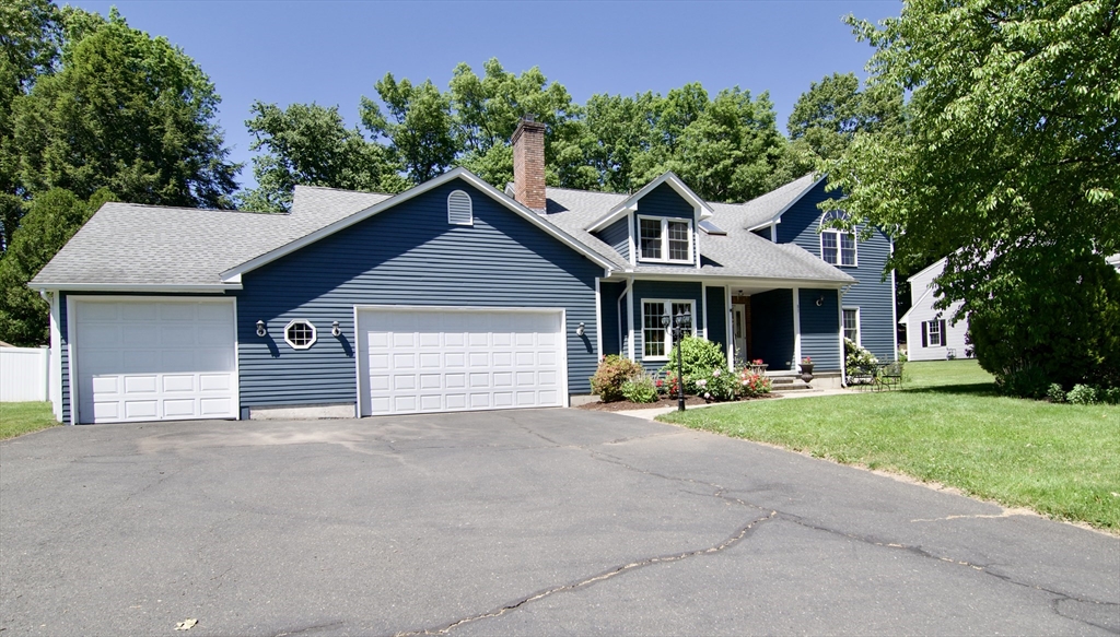 83 Pineridge Dr, Westfield, Massachusetts, 3 Bedrooms Bedrooms, 7 Rooms Rooms,2.5 BathroomsBathrooms,Residential,For Sale,Pineridge Dr,73530002